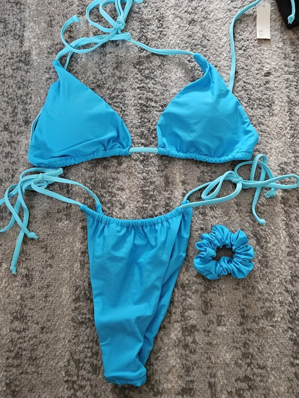 NWT Turquois Blue String Bikini Set With Matching Scrunchie, Size Large